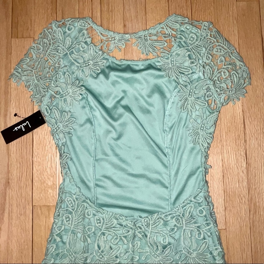 Lulu’s women’s Romance Language backless lace mint green mini dress - small NWT - Picture 3 of 12